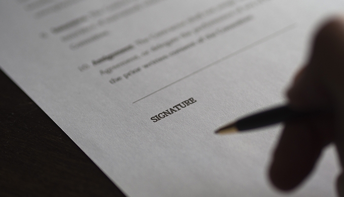 Stipulation pour autrui et absence de novation : maintien du droit de suite du prêteur